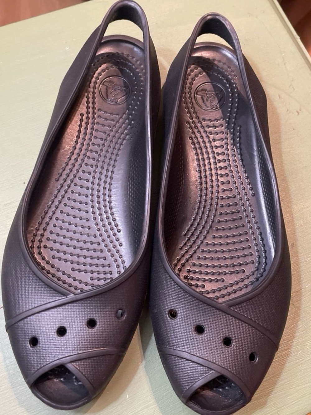 CROCS size 7 Women's Black slip-ons LIKE NEW